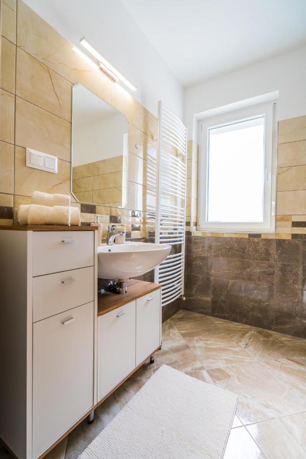 Gemini Apartments Siofok I., Iii. Екстериор снимка